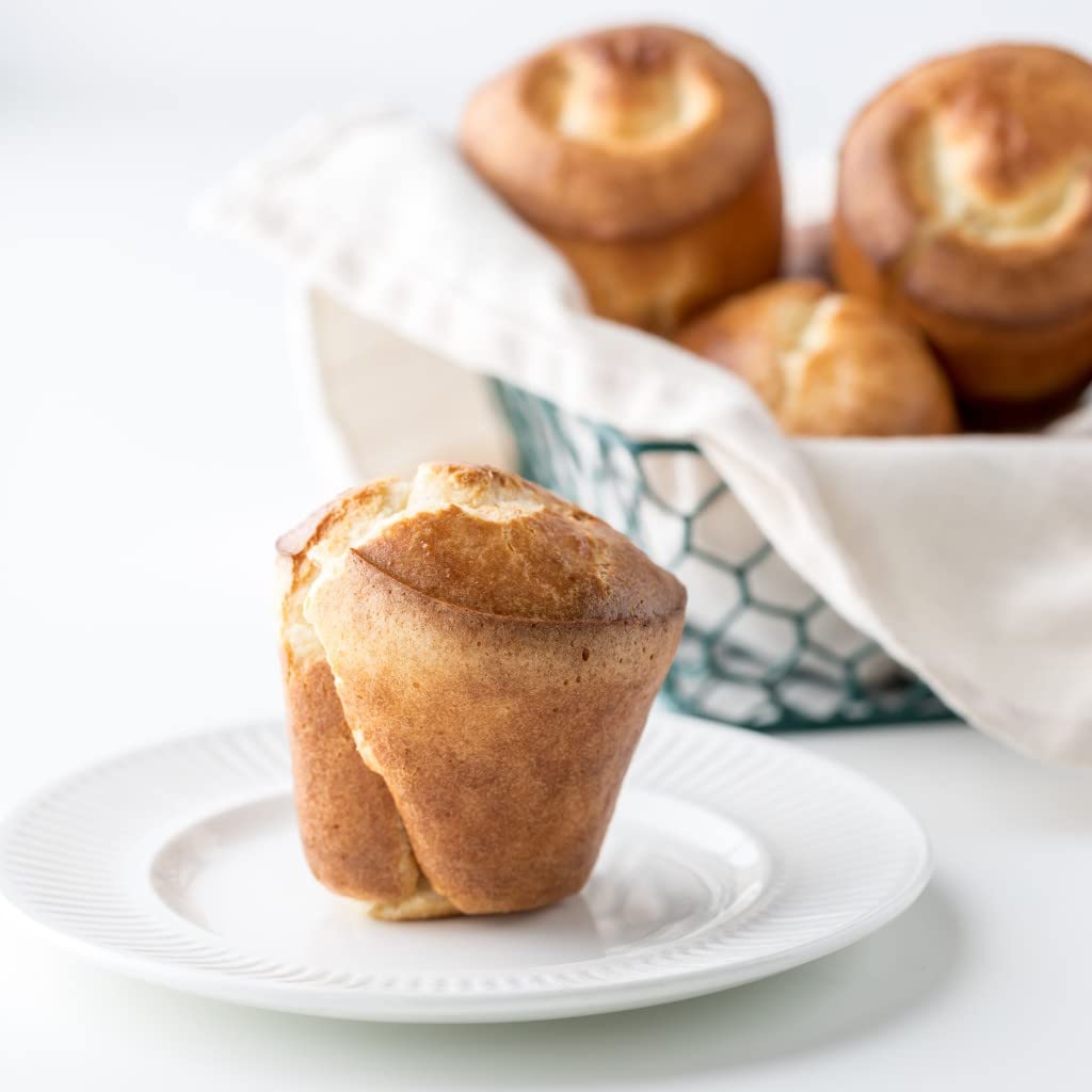 Cuisinart AMB-6POP popover pan exterior demonstrates dishwasher-safe convenience.