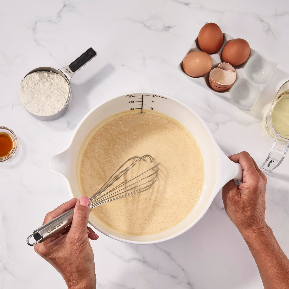 Cuisinart interior measurement markings help track batter quantities at a glance.