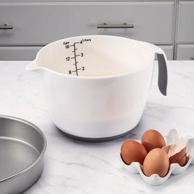 Cuisinart non-slip base provides secure grip during vigorous mixing.