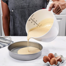 Cuisinart batter bowl pour spout helps transfer batter cleanly with minimal spills.