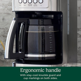 Cuisinart carafe with ergonomic handle and knuckle guard for safe pouring