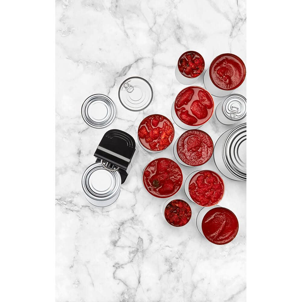 Cuisinart CCO-75 lever activation demonstrates easy, one-touch operation