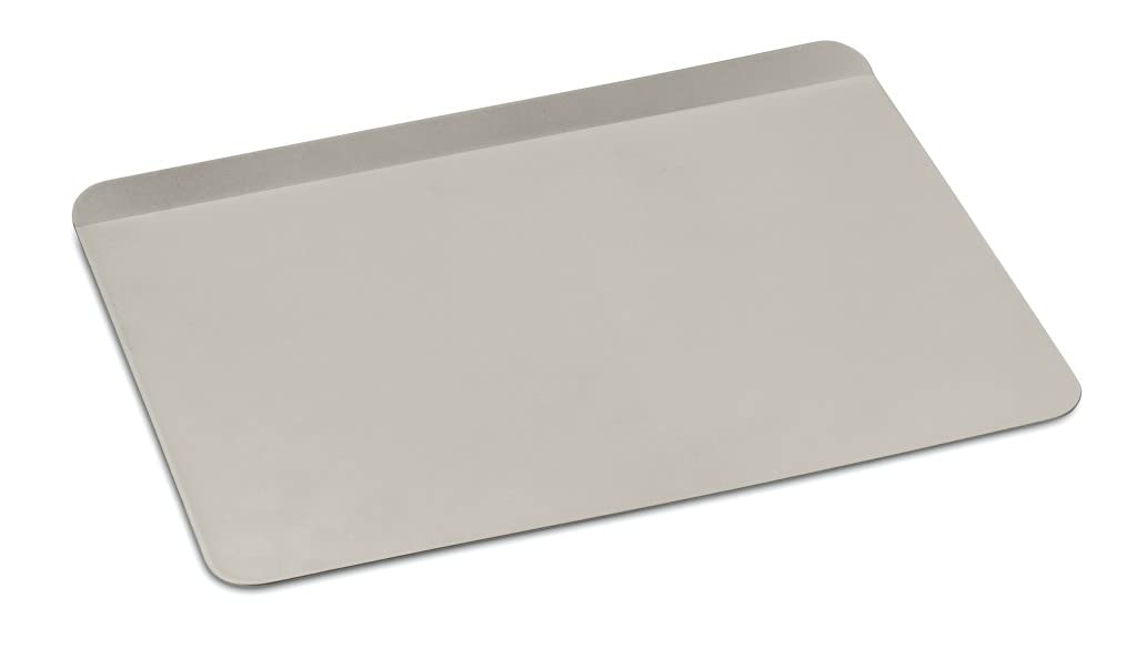 Cuisinart Chef's Classic 17-inch cookie sheet top view showcasing even heating for uniform baking.