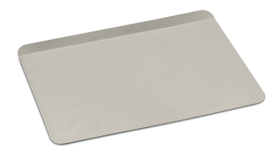 Cuisinart Chef's Classic 17-inch cookie sheet top view showcasing even heating for uniform baking.
