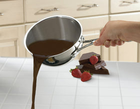 Cuisinart Chef's Classic 1-qt sauce pan with drip-free pouring for precise sauces