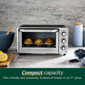 Cuisinart TOB-40N interior cavity with 0.5 cu ft capacity for meals