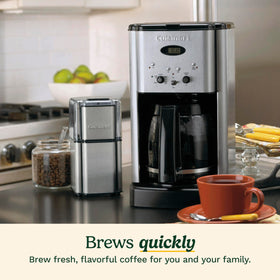 Cuisinart DCC-1200P1 12-cup carafe with dripless spout for clean pours.