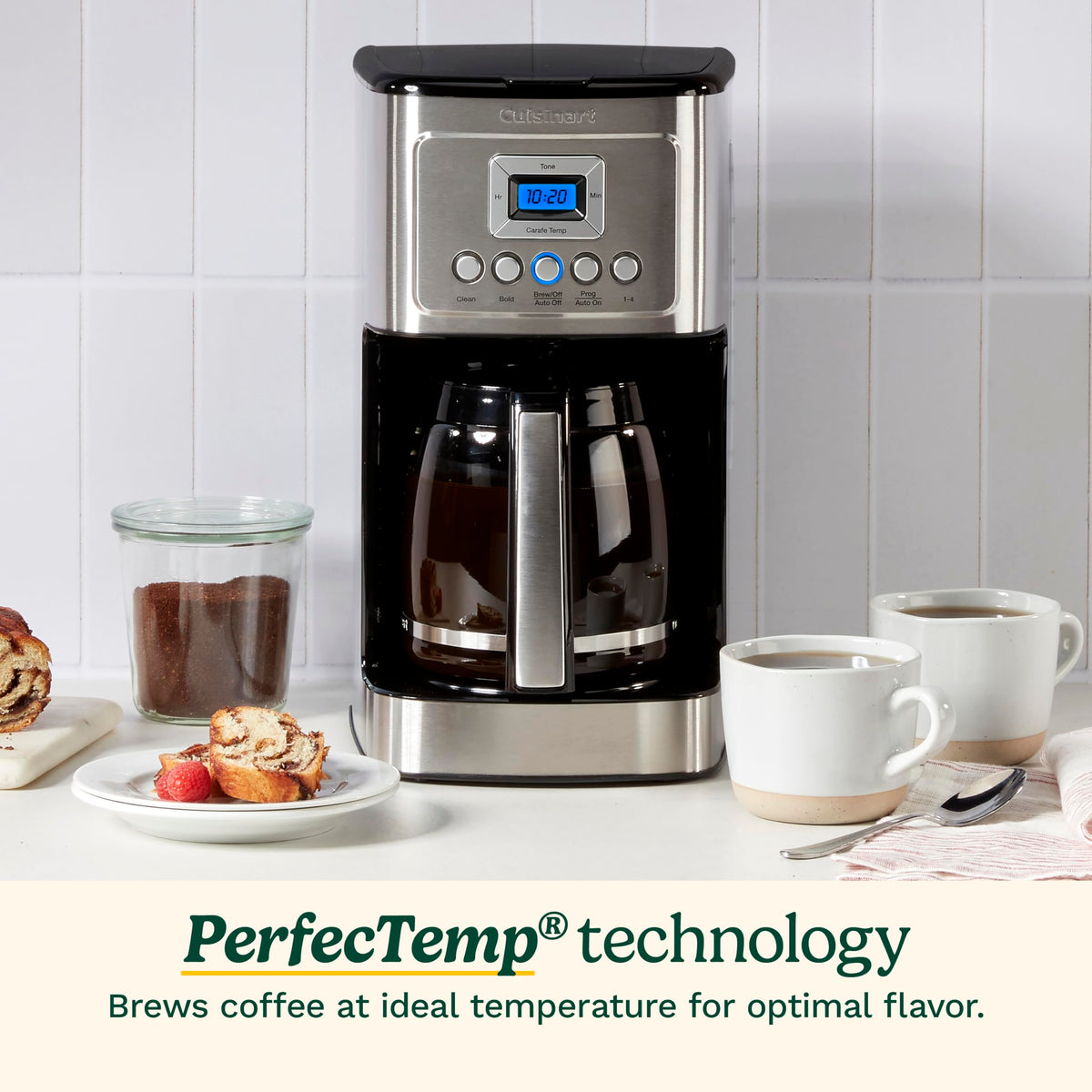 Cuisinart DCC-3200NAS water window for precise filling and consistency