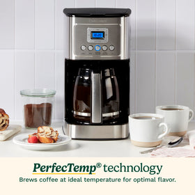 Cuisinart DCC-3200NAS water window for precise filling and consistency