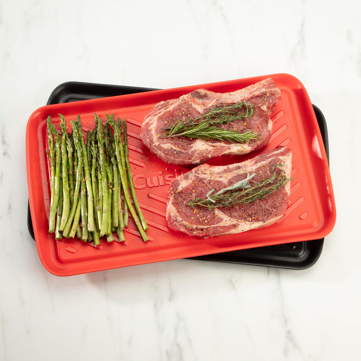 Cuisinart Grilling Tray holds up to 20 lbs for large cuts.