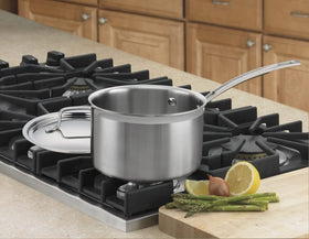 Cuisinart MCP193-18N pour-spout close-up showing drip-free pouring for precise cooking.