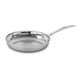 Cuisinart MCP22-24N open skillet with a cool-to-touch handle for easy lifting