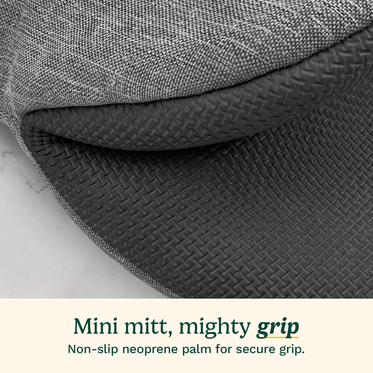 Cuisinart mini oven mitts cotton filling adds cushioned comfort.