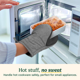 Cuisinart mini oven mitts ambidextrous design for both hands.