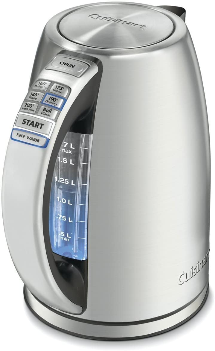 Cuisinart PerfecTemp 1.7L kettle front view for fast tea preparation