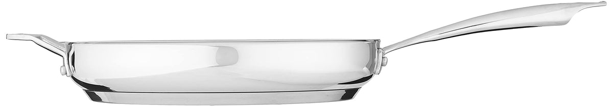Cuisinart professional skillet riveted handle offers durable control.