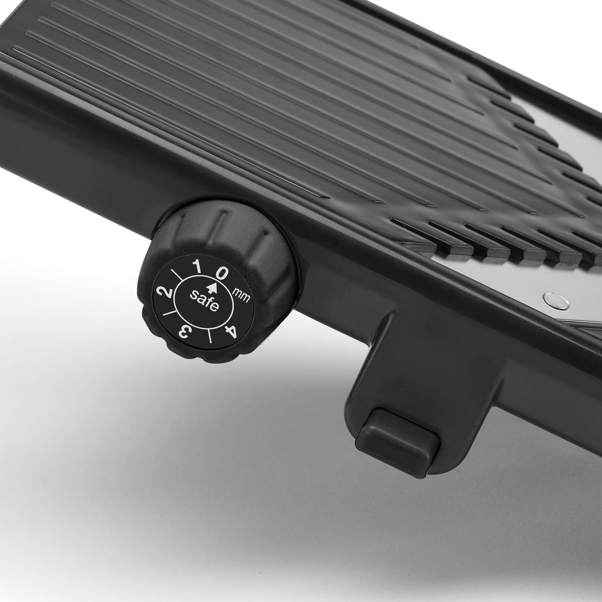 Cuisinart thickness adjuster lets you control slice thickness.