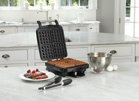 Cuisinart WAF-150NAS five-setting browning control for customized shade.