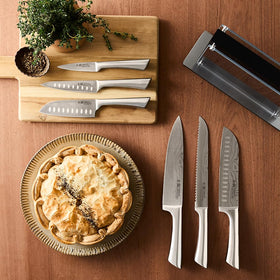 Cuisinepro Damashiro magnetic block closeup demonstrating secure storage