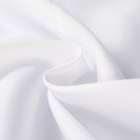 Cupuamon banquet scene features white tablecloth for polished dining look.
