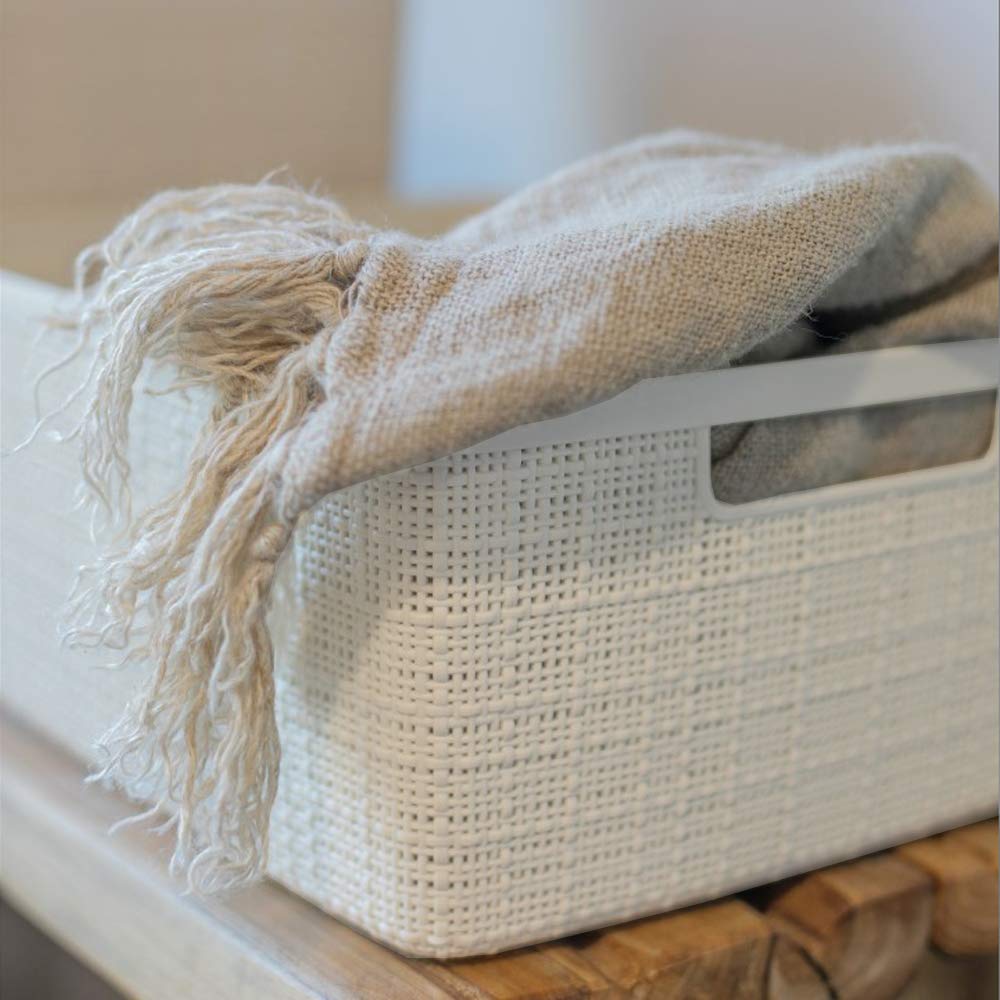 Curver set6 white basket with easy-carry handles for transport.