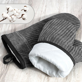 CUSIRA heat-resistant oven gloves withstand up to 500°F for confident cooking.