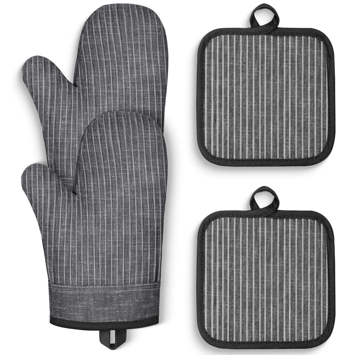 CUSIRA oven mitts with silicone heat-resistant grip for safe handling of hot dishes.