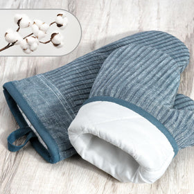 CUSIRA silicone-textured grip on mitts secures hot cookware grip