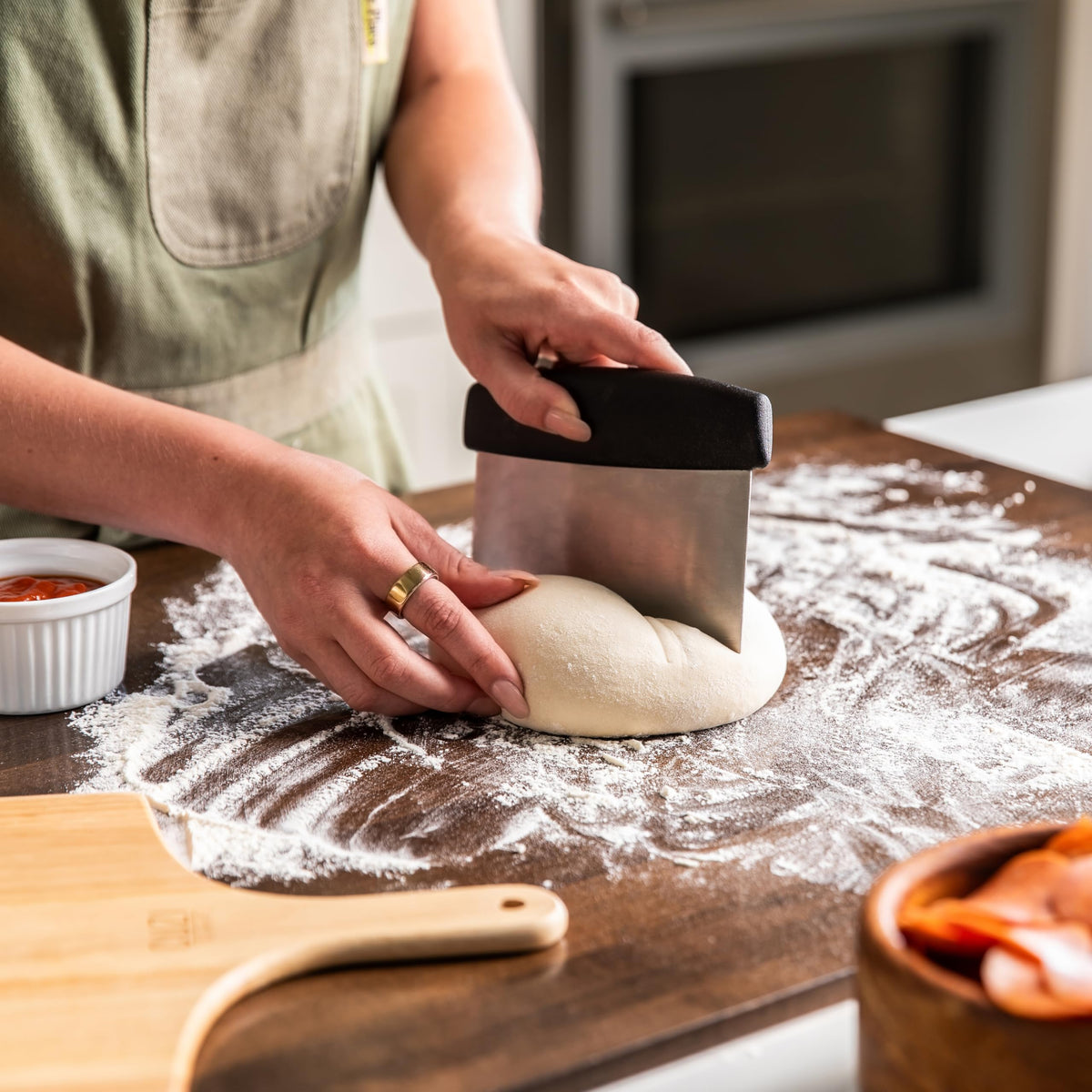 Cuzi Gourmet cordierite stone heat resistance for grill and oven use.