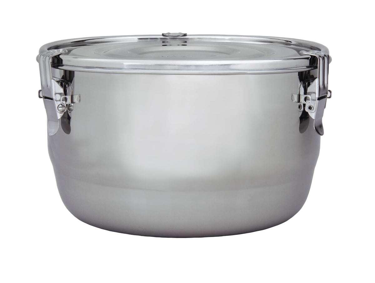 CVAULT food-grade stainless steel body is easy to clean and durable.