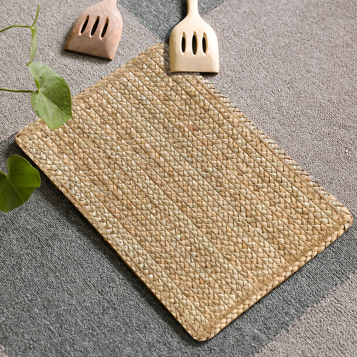 CY SISTERS placemats easy-clean damp-wipe surface for quick cleanup