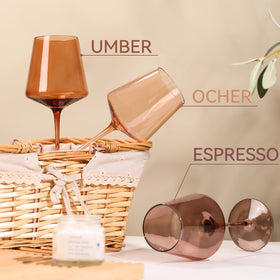 Cyrelwing golden-curves design wine glass for refined fall and winter gatherings.