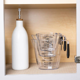 Dalup clear plastic cups shown as freezer-safe and heat-safe up to 170°F