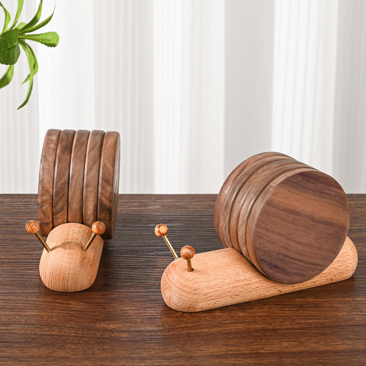Damuzhi wooden coasters showcase natural grain and warm tones.