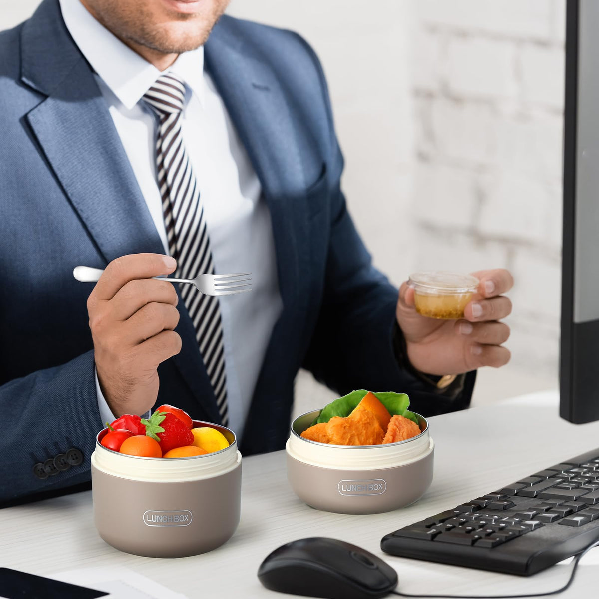 Dandat spoon and fork included for convenient on-the-go dining.