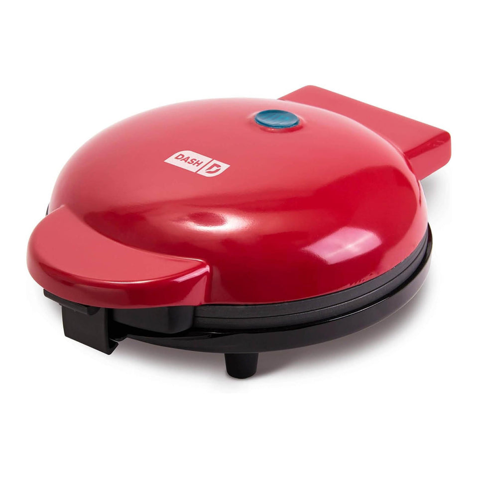 DASH Round Express Electric pancake maker — fluffy pancakes with quick heat-up and easy cleanup.