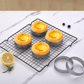 Datanya baking accessory demonstrates even crust and easy release.