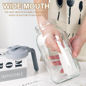 DAZHICN ergonomic pour pitcher grip for comfortable one-handed pouring.