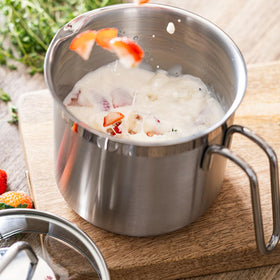 DCIGNA 6.3-inch diameter pot is ideal for small-batch recipes.