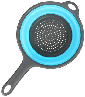 ddLUCK kitchen foldable silicone strainer blue expanded for easy pasta and veggie draining.