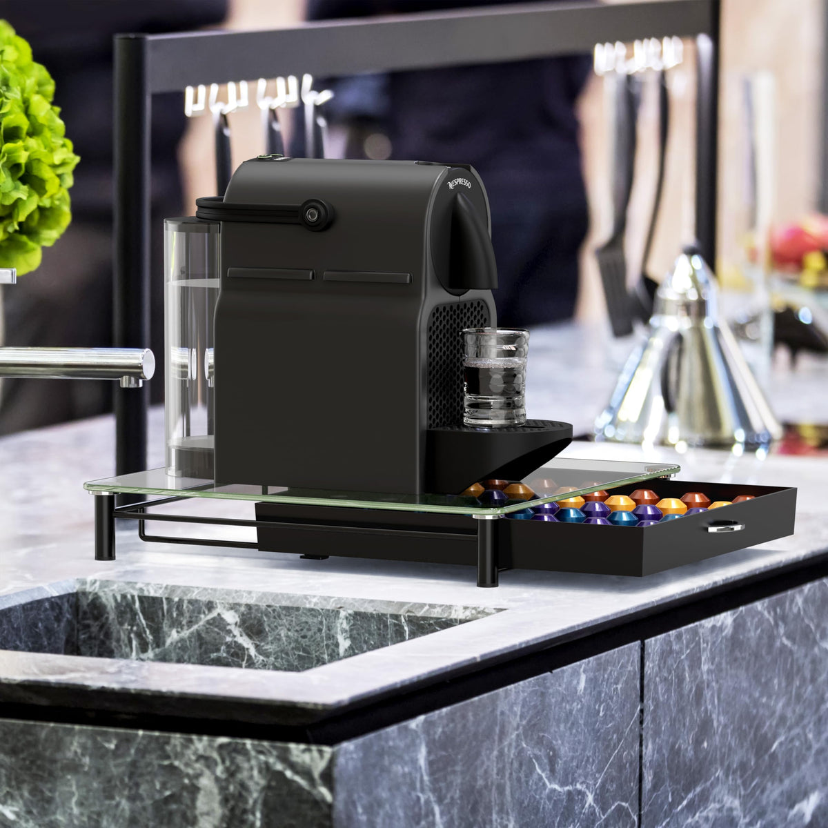 Deco Brothers recessed-tray design keeps capsules in neat rows for easy grabbing.