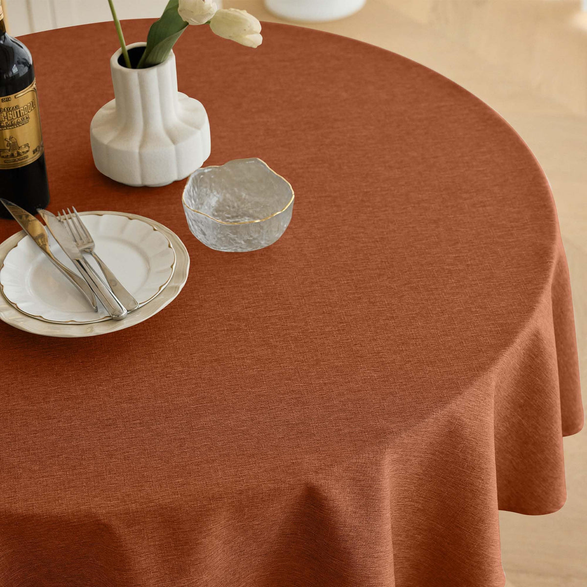 Decorelia waterproof round tablecloth protecting 2-4 seat table surfaces