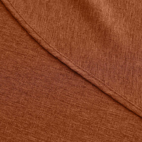 Decorelia wrinkle-resistant tablecloth maintains neat appearance