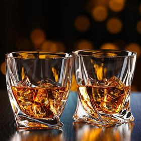 DeeCoo 10oz glass beside bottle and pour ready for whiskey or rum