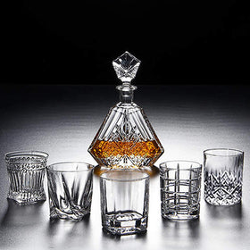 Elegant table setup with DeeCoo glasses for refined entertaining vibe