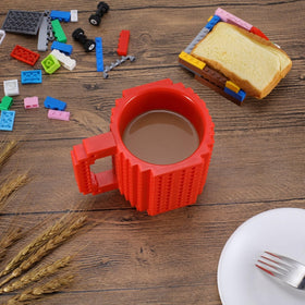 DEEXITO Build on Brick Mug supports tooth-brushing fun