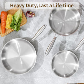 DELARLO Tri-Ply 12.5-inch pan used for family meals and batch cooking