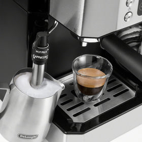 Delonghi COM532M digital touchscreen offers easy program selection and scheduling.
