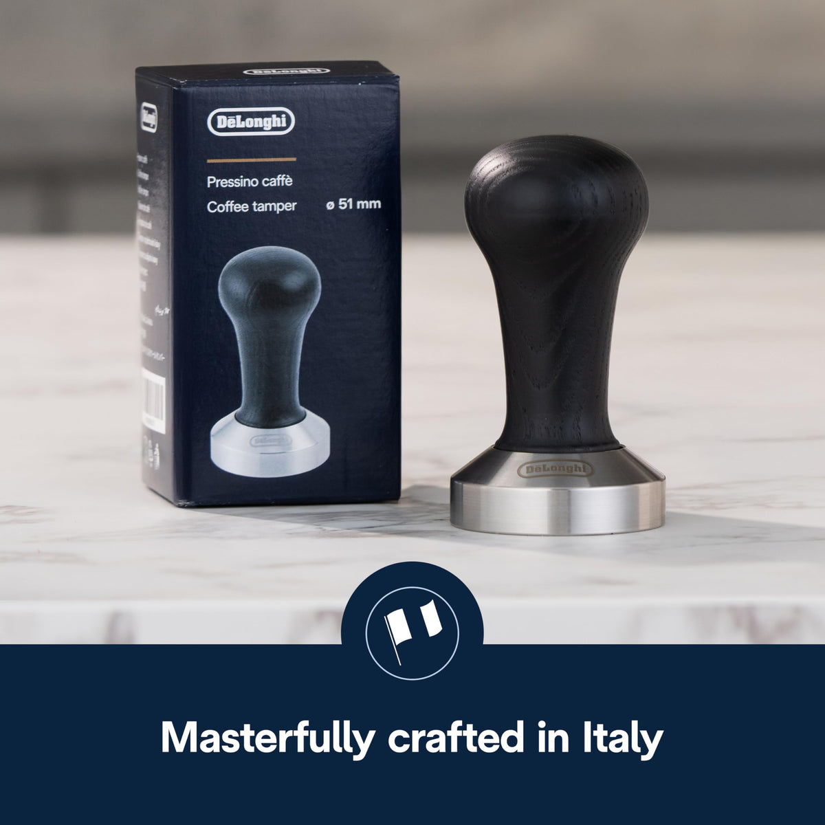 De'Longhi DLSC080 tamper ergonomic design for easy tamping during busy mornings.