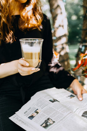 De'Longhi latte glass set showcases condensation-free exterior for cold drinks.